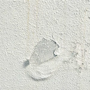 塗膜の浮き・剥がれ｜外壁塗装の塗り替えタイミングの目安となる症状