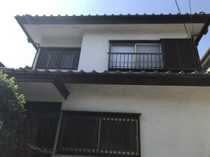 横浜市にて屋根修理　瓦屋根からエコグラーニへの葺き替え工事　施工前４