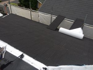 横浜市にて屋根修理　瓦屋根からエコグラーニへの葺き替え工事　エコグラーニ葺き４