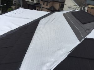横浜市にて屋根修理　瓦屋根からエコグラーニへの葺き替え工事　エコグラーニ葺き