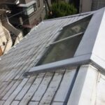 横浜市保土ケ谷区にて天窓からの雨漏り修理・屋根塗装