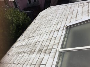 横浜市保土ケ谷区にて天窓からの雨漏り修理　施工前
