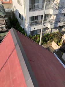 横浜市磯子区にて雨漏り修理　棟板金の交換　完工２