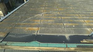 横浜市にて屋根修理（カバー工法）施工前