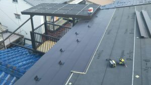 横浜市西区にて雨漏り修理カバー工法セキノ興産ガルバリウム鋼板屋根葺き