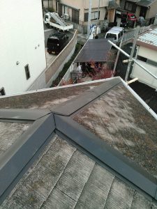 横浜市にて屋根修理　棟交換　完工