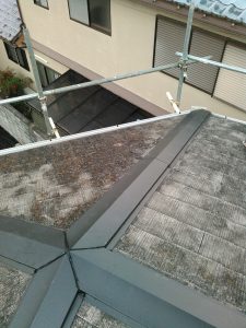 横浜市にて屋根修理　棟交換　完工