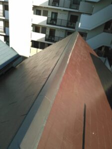 横浜市にて屋根修理　棟板金の交換　完工