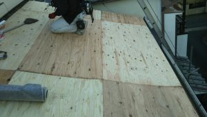 横浜市神奈川区にて屋根修理（瓦屋根からしおさいに葺き替え工事）野地板