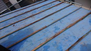 横浜市緑区にて屋根修理　～タテヒラロック葺き替え～　施工前写真
