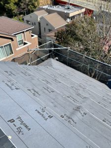 大屋根のカバー工法は完了