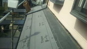 横浜市保土ケ谷区にて屋根修理（スレートからエコグラーニへのカバー工法）ルーフィング