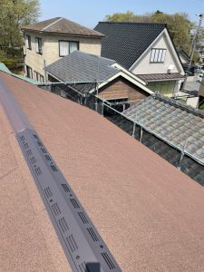 横浜市保土ケ谷区にて屋根修理（スレートからエコグラーニへのカバー工法）板金カバー