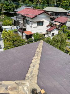 横浜市戸塚区にて屋根修理（スレートからガルマリウム鋼板にカバー工法）施工前の様子