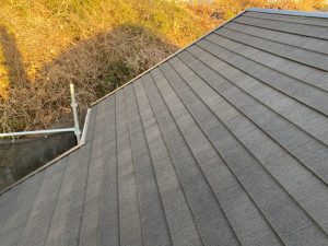 横浜市青葉区にて屋根修理　エコグラーニへのカバー工法　完工