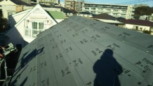 横浜市都筑区にて屋根修理防水シート