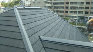 横浜市港北区にて屋根修理・外壁塗装〈コロニアルからディプロマットスターにカバー工法〉