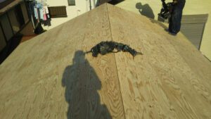 横浜市中区　雨漏り修理　野地板の取り付け　葺き替え工事