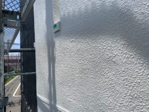 横浜市港北区　外壁塗装　中塗り５