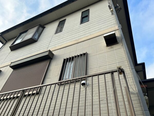 横浜市にて屋根修理・外壁塗装　施工前