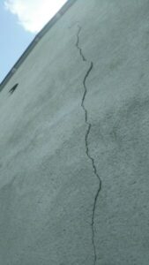 川崎市麻生区にて外壁からの雨漏り修理〈外壁の補修と塗装工事〉