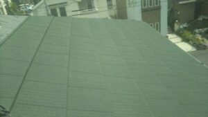 川崎市にて屋根修理〈スレート屋根からエコグラーニにカバー工法〉