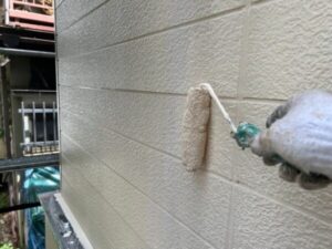 屋根塗装・外壁塗装・ベランダ防水工事 中塗り