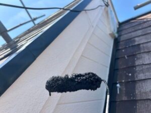 屋根塗装・外壁塗装・ベランダ防水工事 中塗り