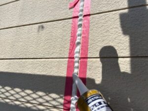 屋根塗装・外壁塗装・ベランダ防水工事 コーキング打ち込み