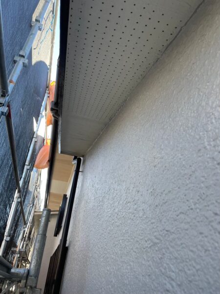 横浜市鶴見区にて屋根修理〈軒天部分の雨漏り・屋根カバー工事〉 施工後