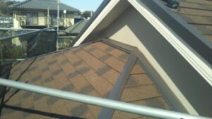 横浜市神奈川区にて屋根修理・カバー工法〈ディプロマットスター仕上げ〉