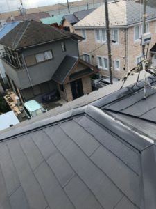 相模原市にて屋根修理〈棟交換・コロニアル屋根一部差し替え・棟部分の塗装〉 施工後