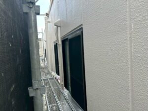 横浜市西区にて雨漏り修理〈外壁からの雨漏り・塗装工事〉